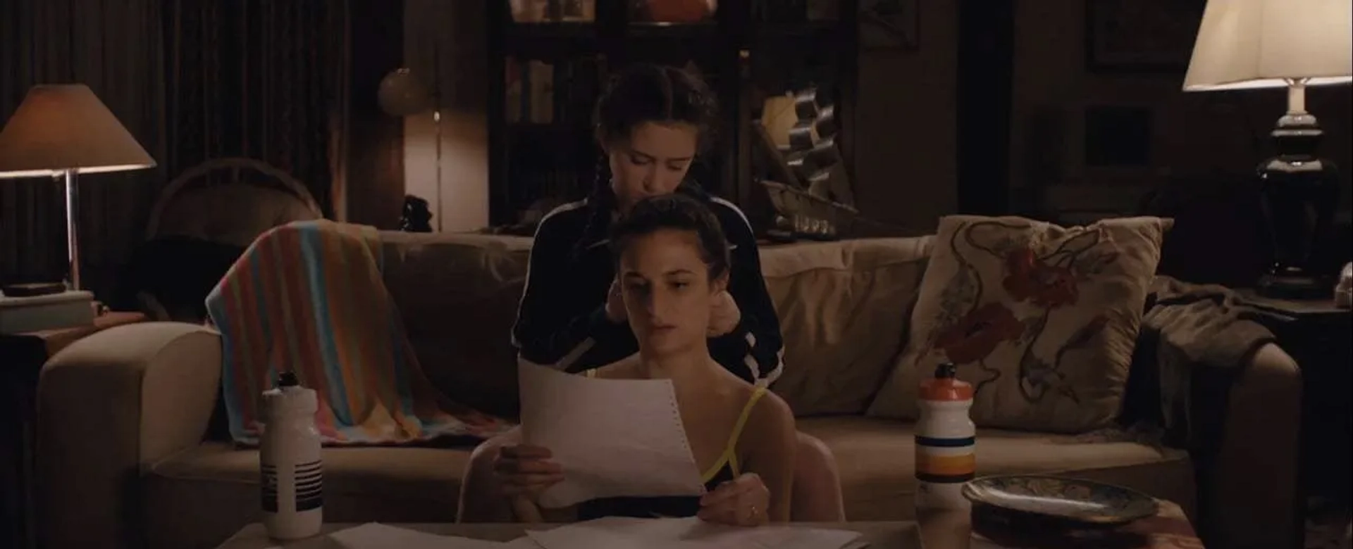 Jenny Slate and Abby Quinn in Landline (2017)