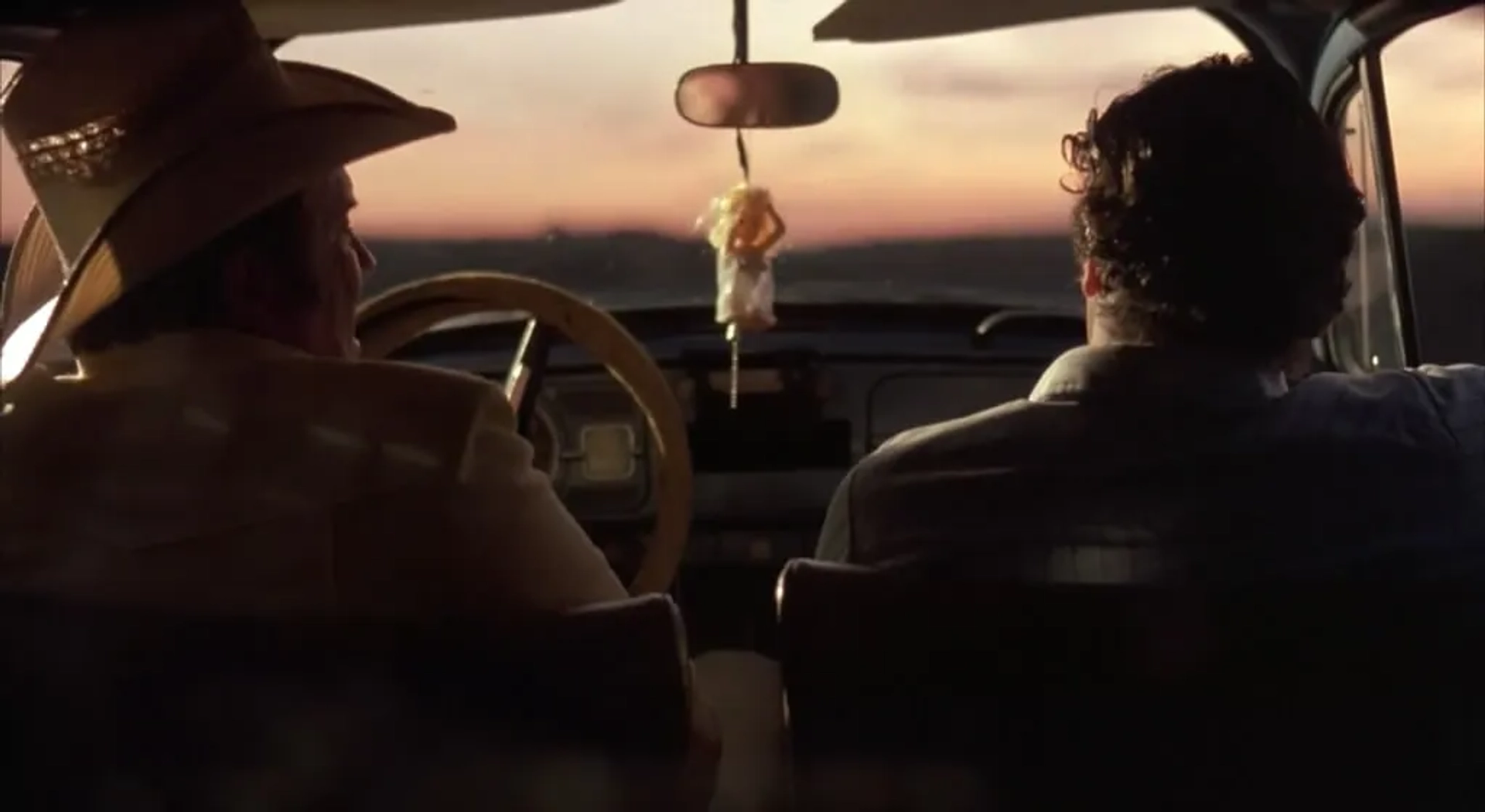 Dan Hedaya and M. Emmet Walsh in Blood Simple (1984)