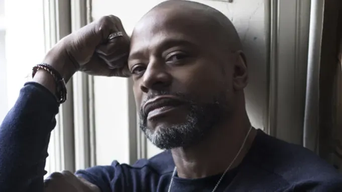 شرمن آگوستوس به سریال لنترنز از دنیای DC پیوست