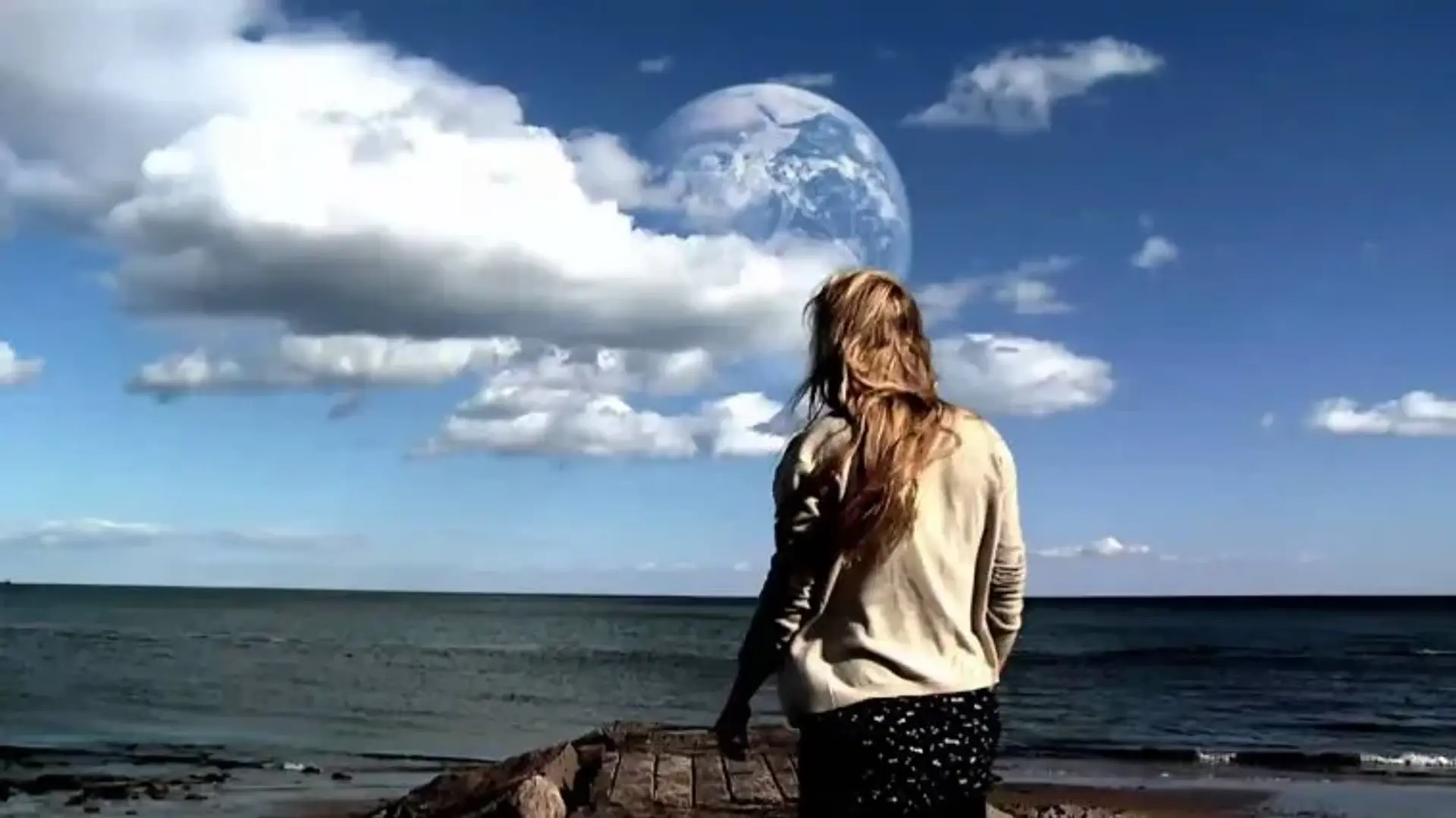 فیلم زمینی دیگر (Another Earth 2011)
