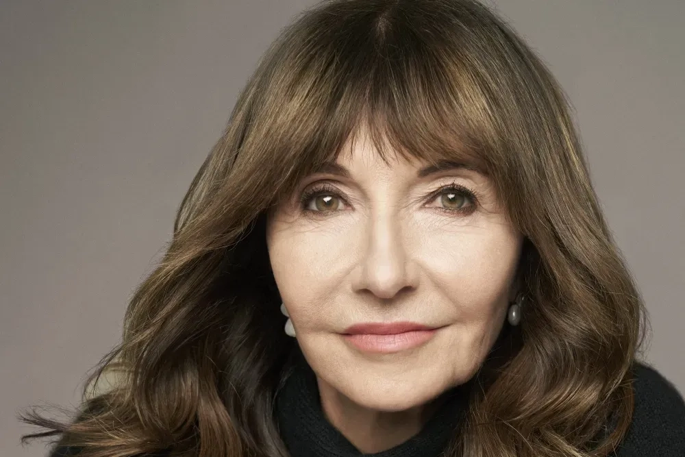 مری استینبرجن به فصل دوم مرد تودار پیوست