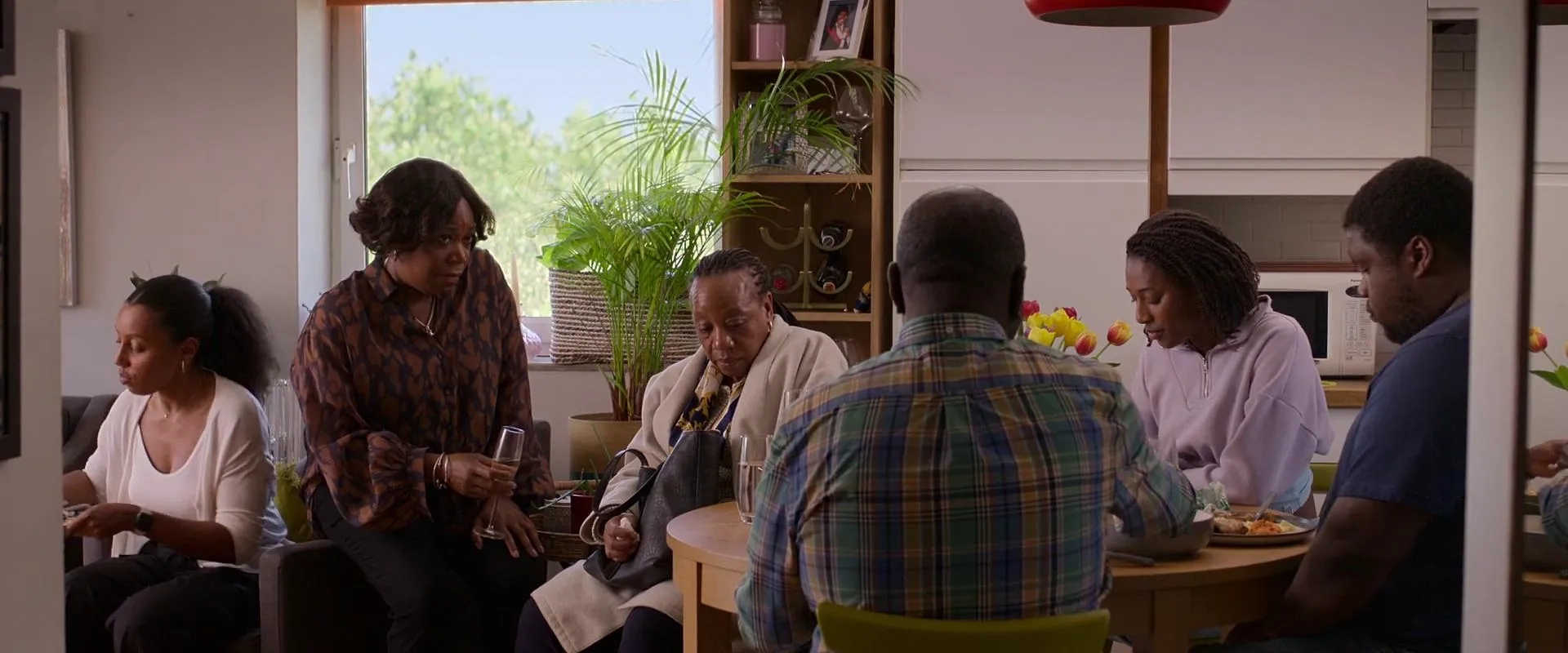 Marianne Jean-Baptiste, Michele Austin, David Webber, Sophia Brown, Tuwaine Barrett, and Ani Nelson in Hard Truths (2024)