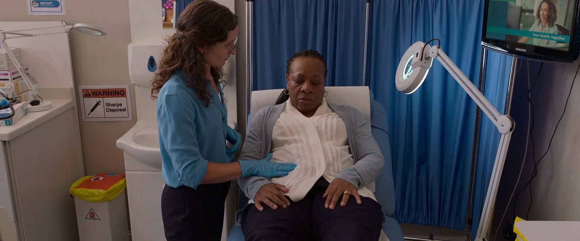 Marianne Jean-Baptiste and Ruby Bentall in Hard Truths (2024)