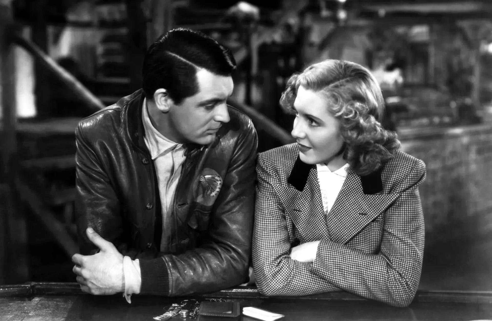 فیلم فقط فرشتگان بال دارند (Only Angels Have Wings 1939)