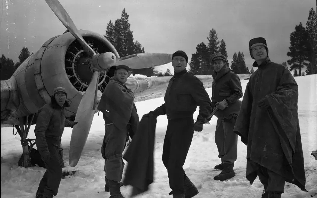 فیلم جزیره ای در آسمان‌ (Island in the Sky 1953)