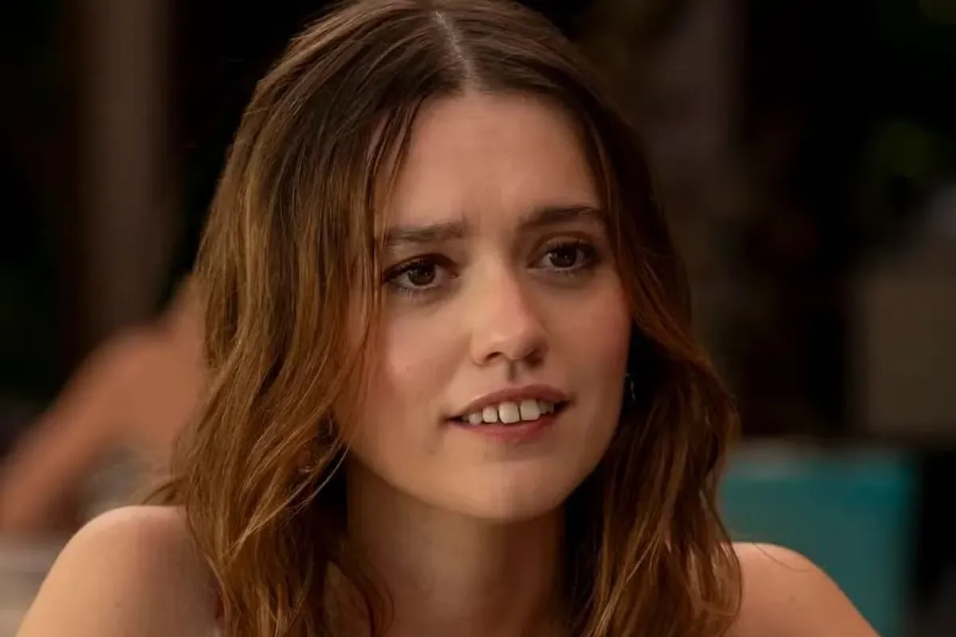 ستاره جذاب نیلوفر آبی سفید از SNL معذرت‌خواهی دریافت کرد