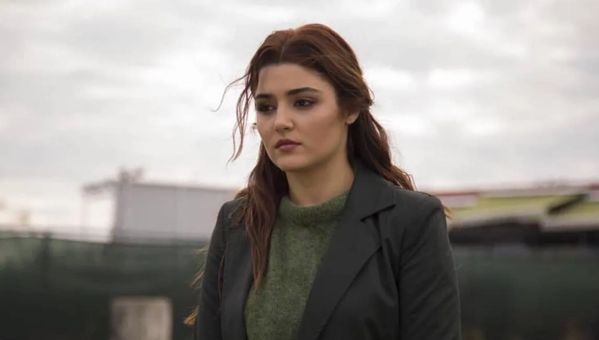 Hande Erçel in Black Pearl (2017)
