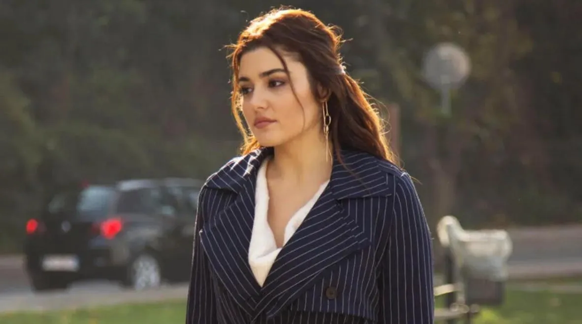 Hande Erçel in Black Pearl (2017)