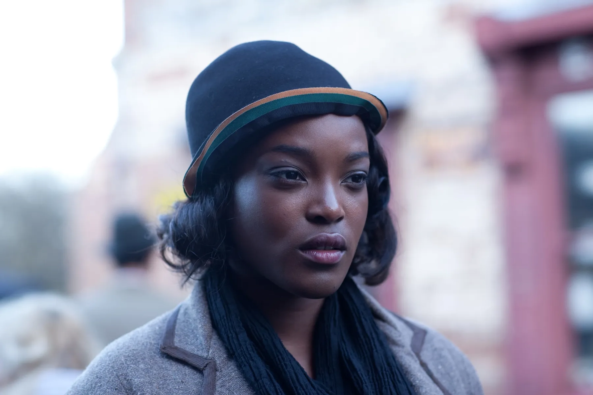 Wunmi Mosaku in Dancing on the Edge (2013)