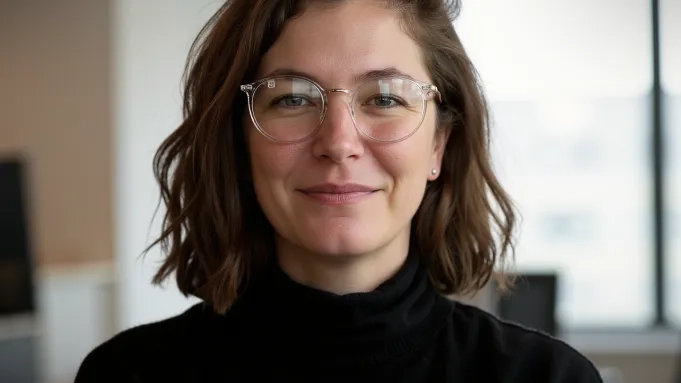 پارالاکس تهیه‌کننده اجرایی جدید استخدام کرد