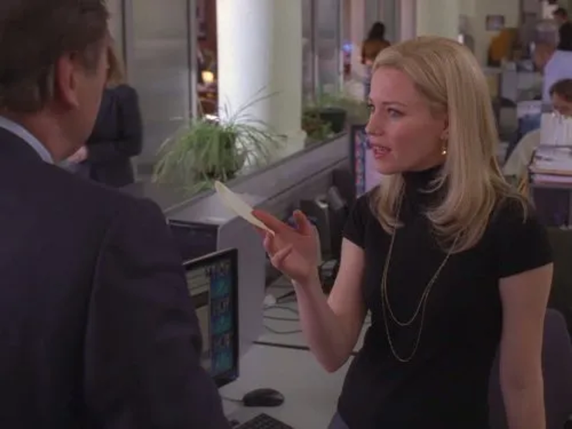 Alec Baldwin and Elizabeth Banks in 30 Rock (2006)