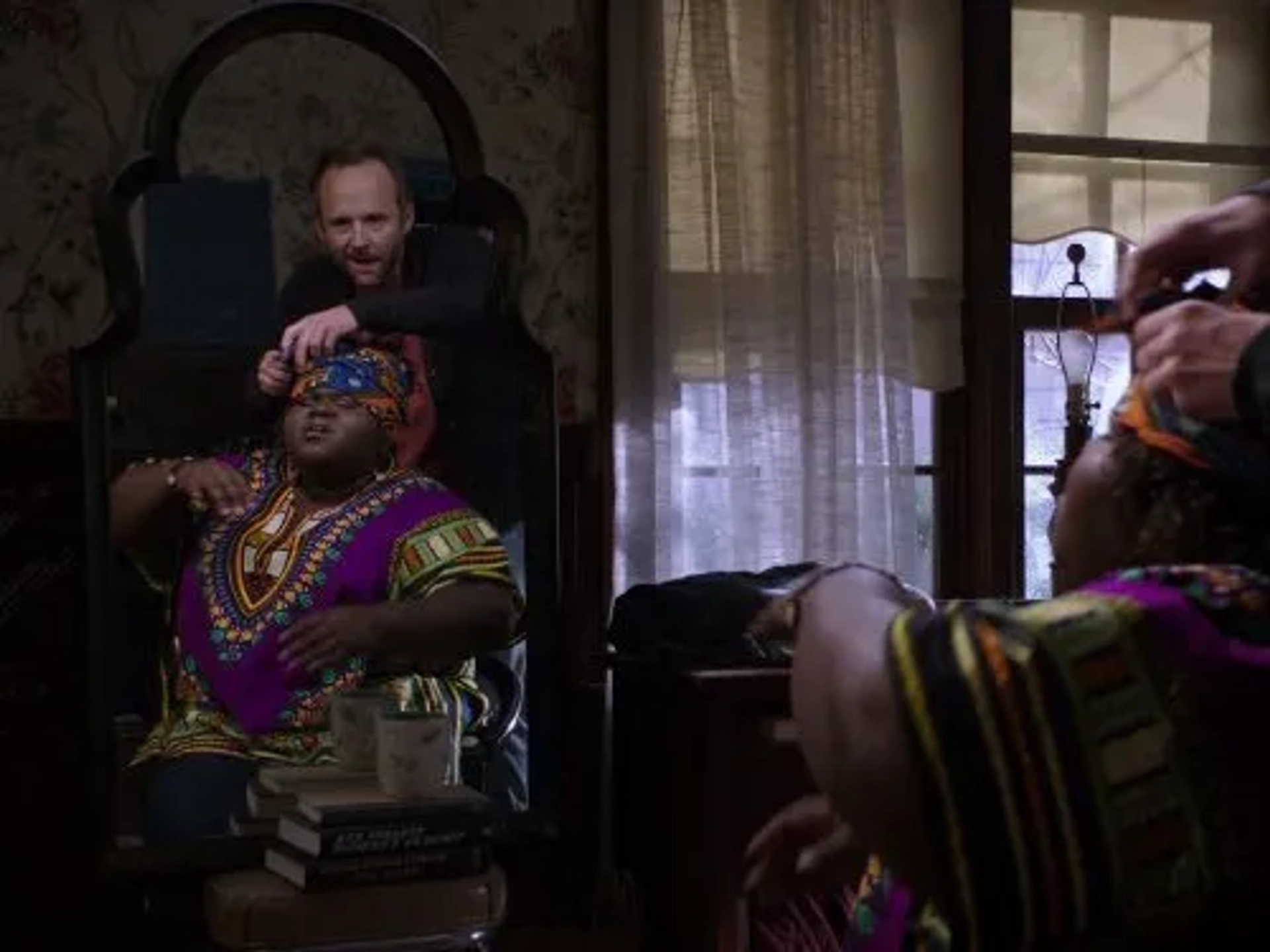 John Benjamin Hickey and Gabourey Sidibe in The Big C (2010)