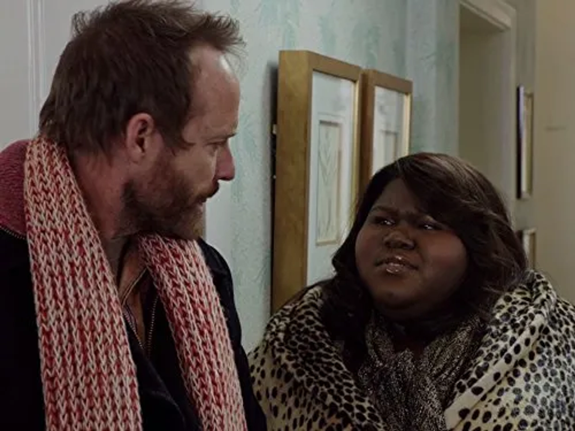 John Benjamin Hickey and Gabourey Sidibe in The Big C (2010)