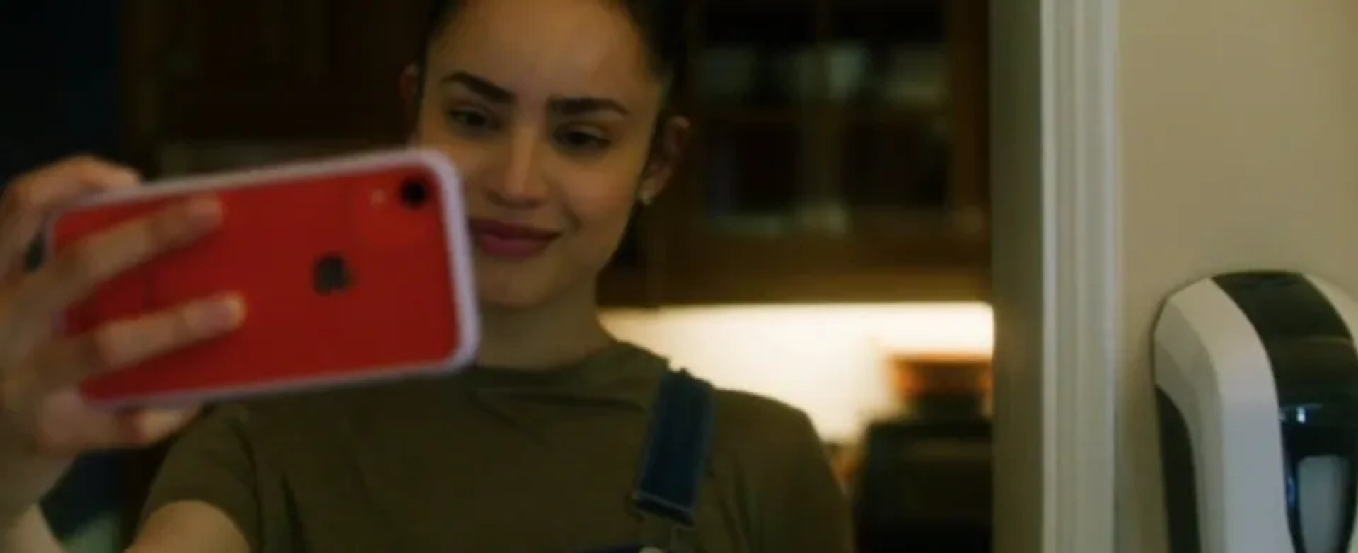 Sofia Carson in Songbird (2020)