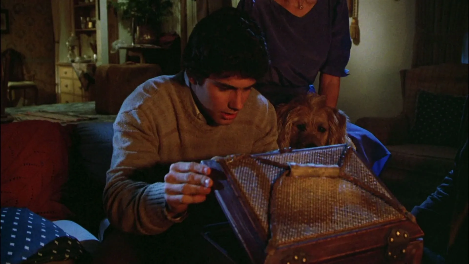 Zach Galligan, Frances Lee McCain, and Mushroom in Gremlins (1984)