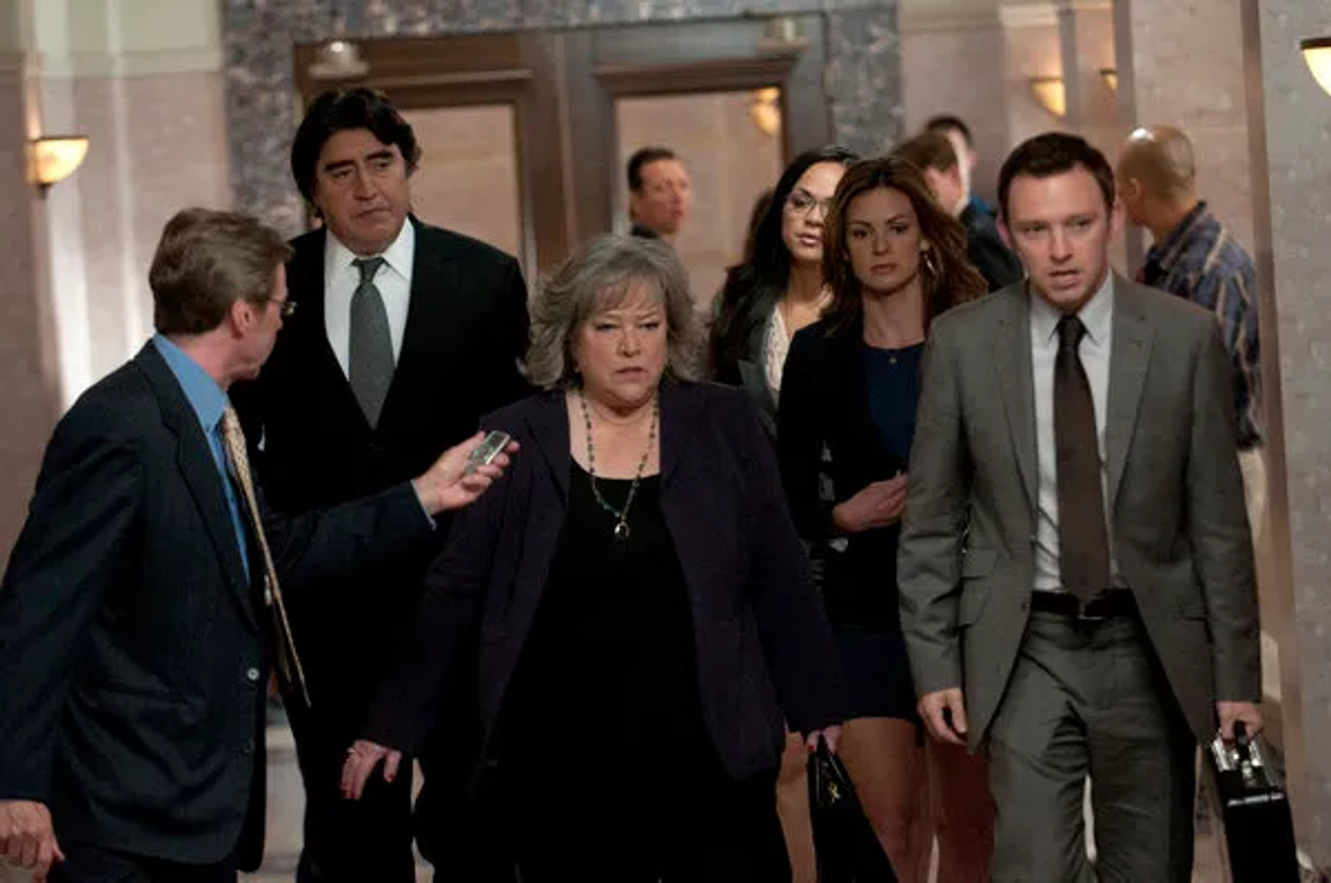 Alfred Molina, Kathy Bates, Nate Corddry, Daisy Betts, and Bethany Sanders in Harry's Law (2011)