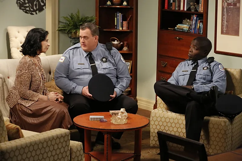 Rose Abdoo, Reno Wilson, and Billy Gardell in Mike & Molly (2010)