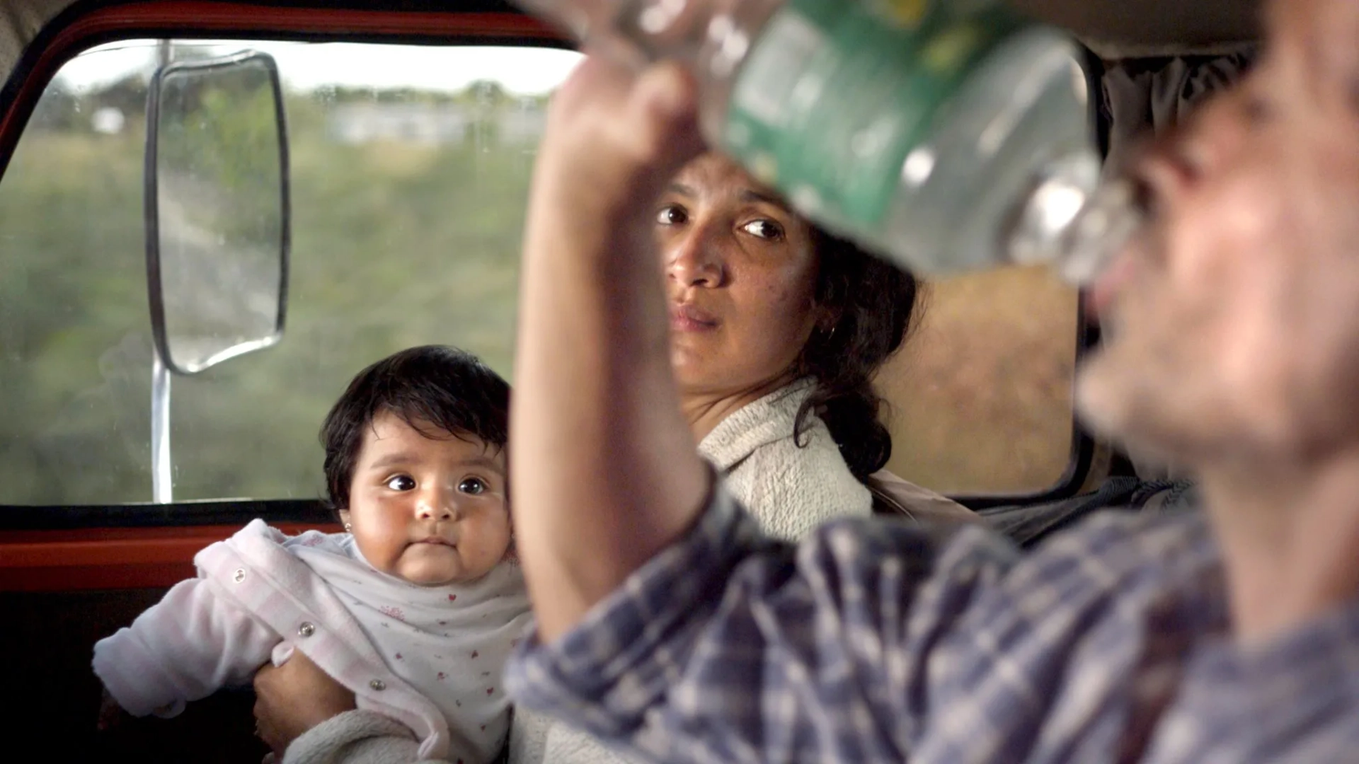 Germán De Silva, Nayra Calle Mamani, and Hebe Duarte in Las Acacias (2011)