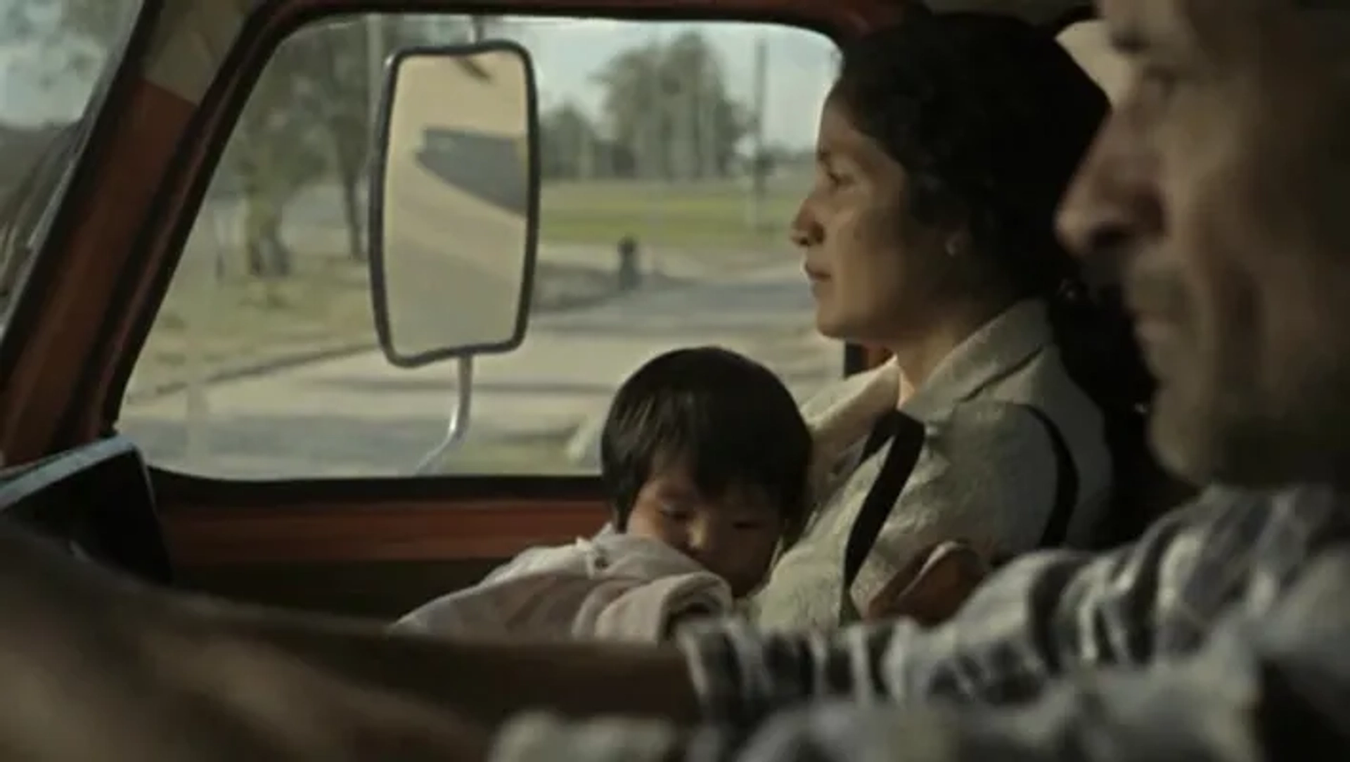Germán De Silva, Nayra Calle Mamani, and Hebe Duarte in Las Acacias (2011)