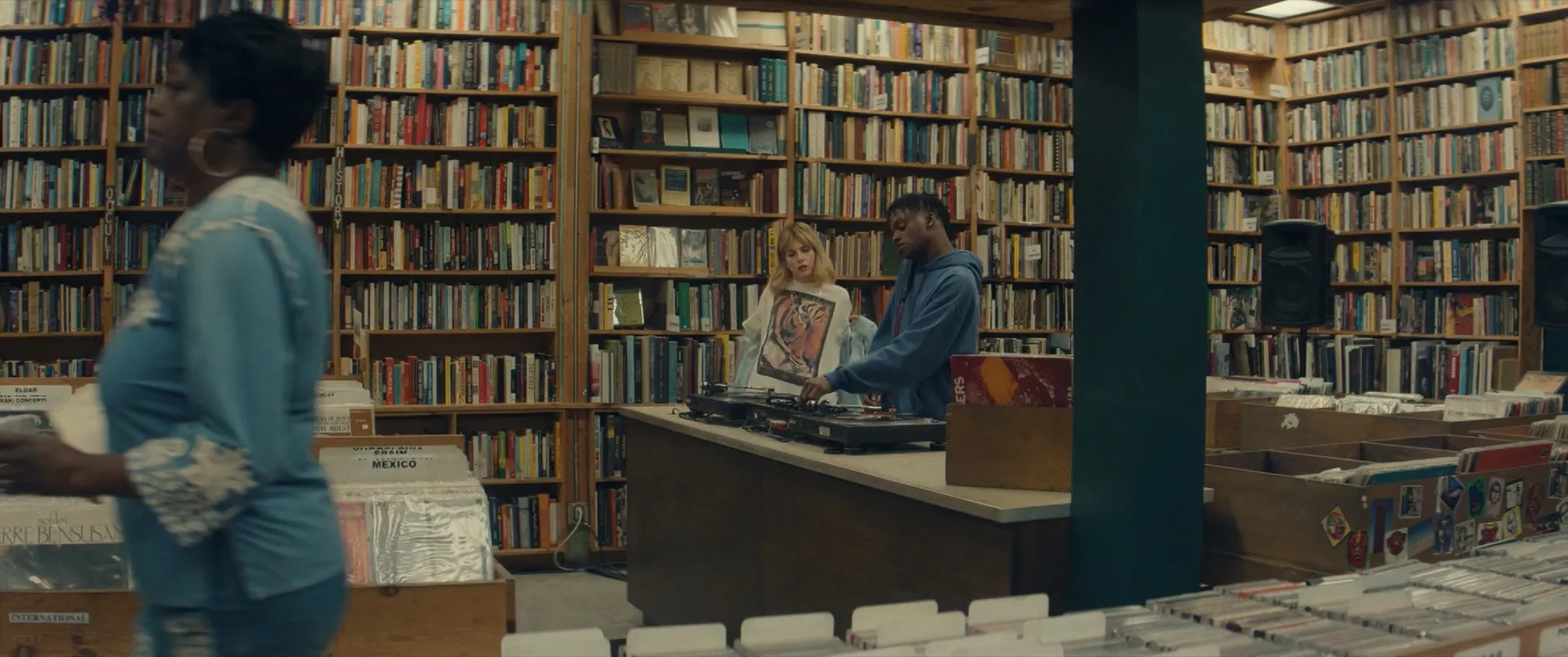 Lucy Boynton and Austin Crute in The Greatest Hits (2024)