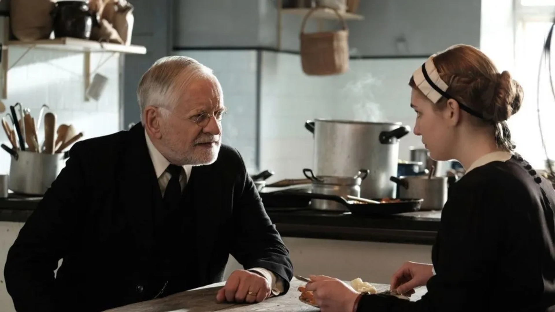 Andrzej Seweryn and Sophie Nélisse in Irena's Vow (2023)
