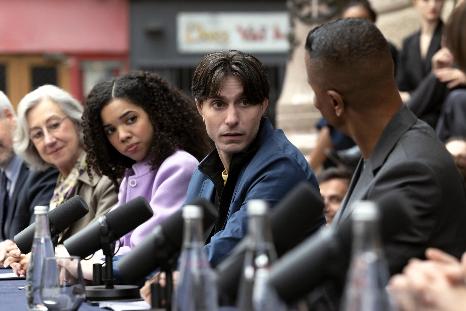 Taïs Vinolo and Gideon Glick in Étoile (2025)