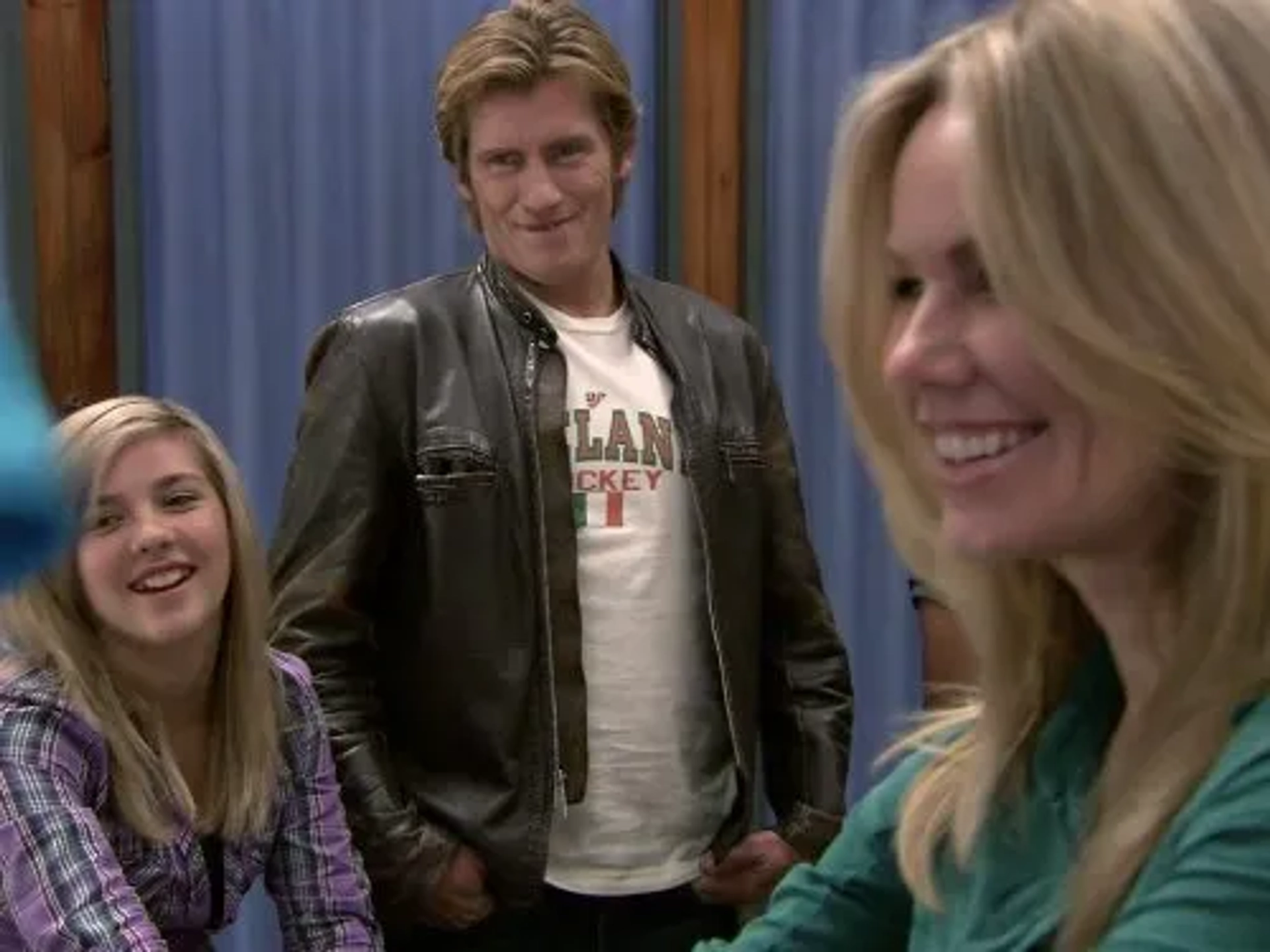 Denis Leary, Andrea Roth, and Olivia Crocicchia in Rescue Me (2004)