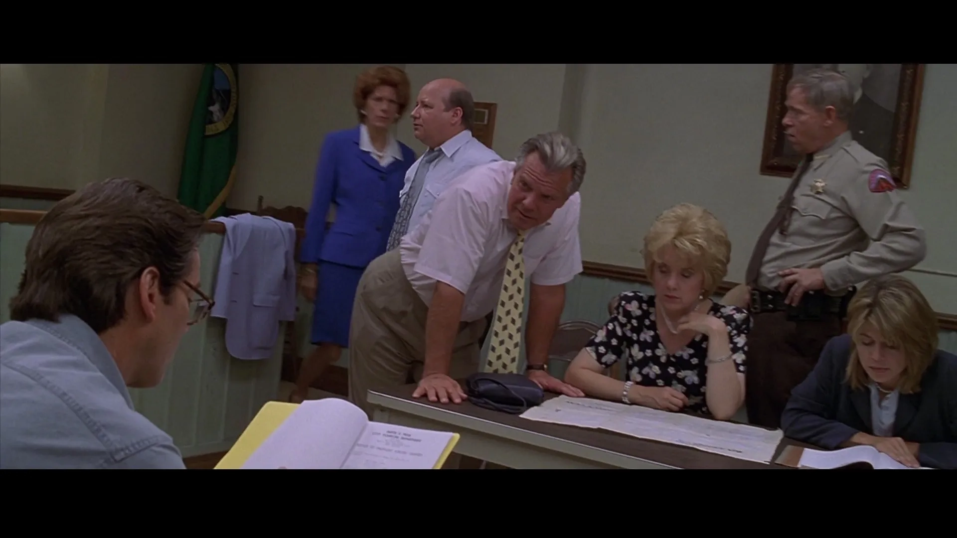 Pierce Brosnan, Linda Hamilton, and Bill Bolender in Dante's Peak (1997)
