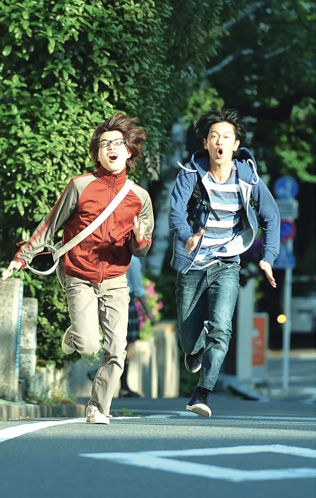 Ryûnosuke Kamiki and Takeru Satoh in Bakuman (2015)