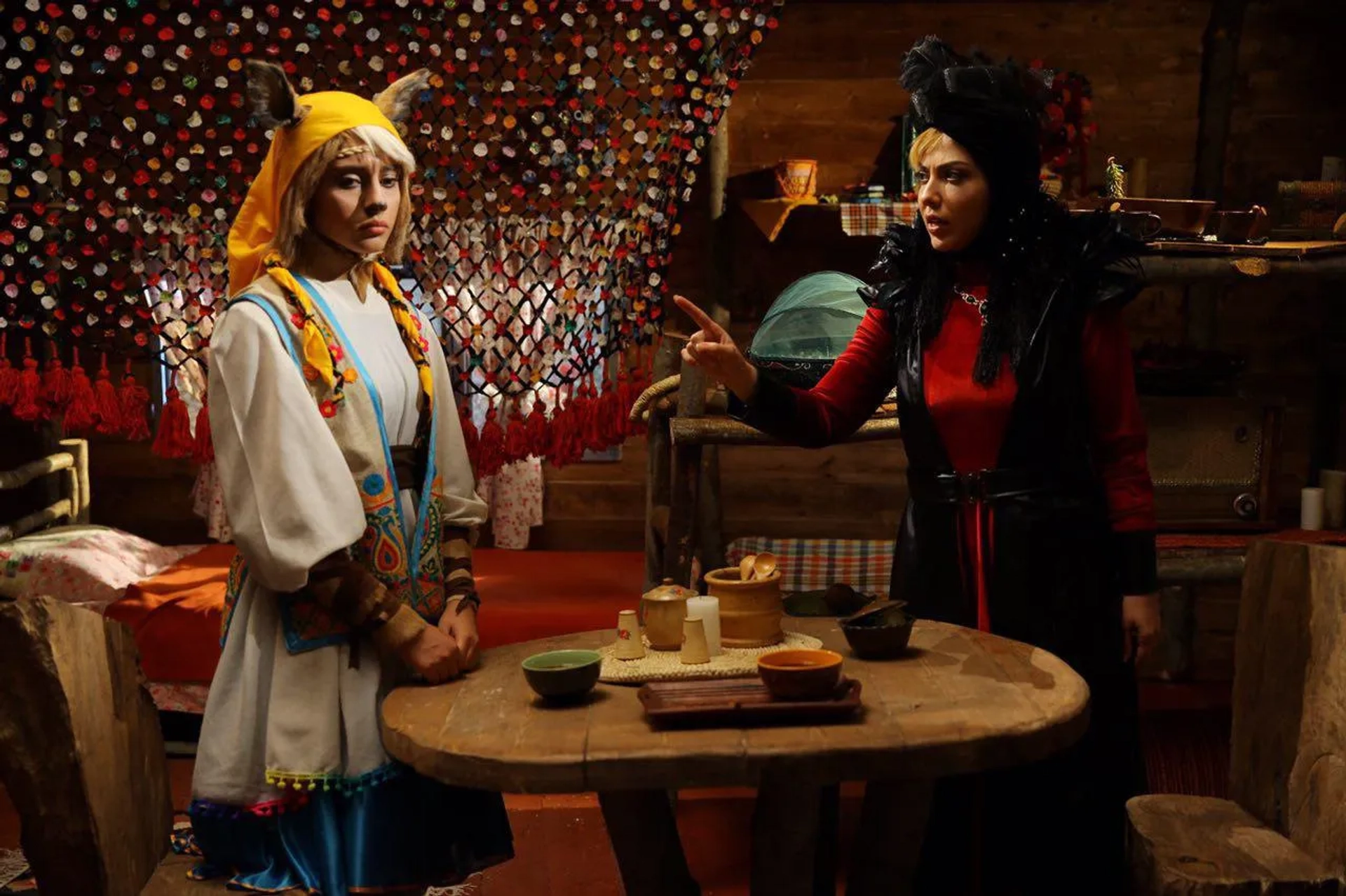 Leila Otadi and Tarlan Parvaneh in White Forehead 3 (2019)
