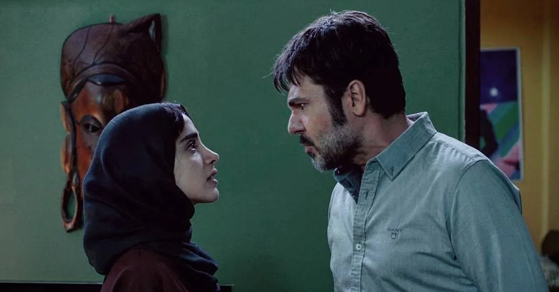 Kourosh Tahami and Elahe Hesari in Crocodile (2019)