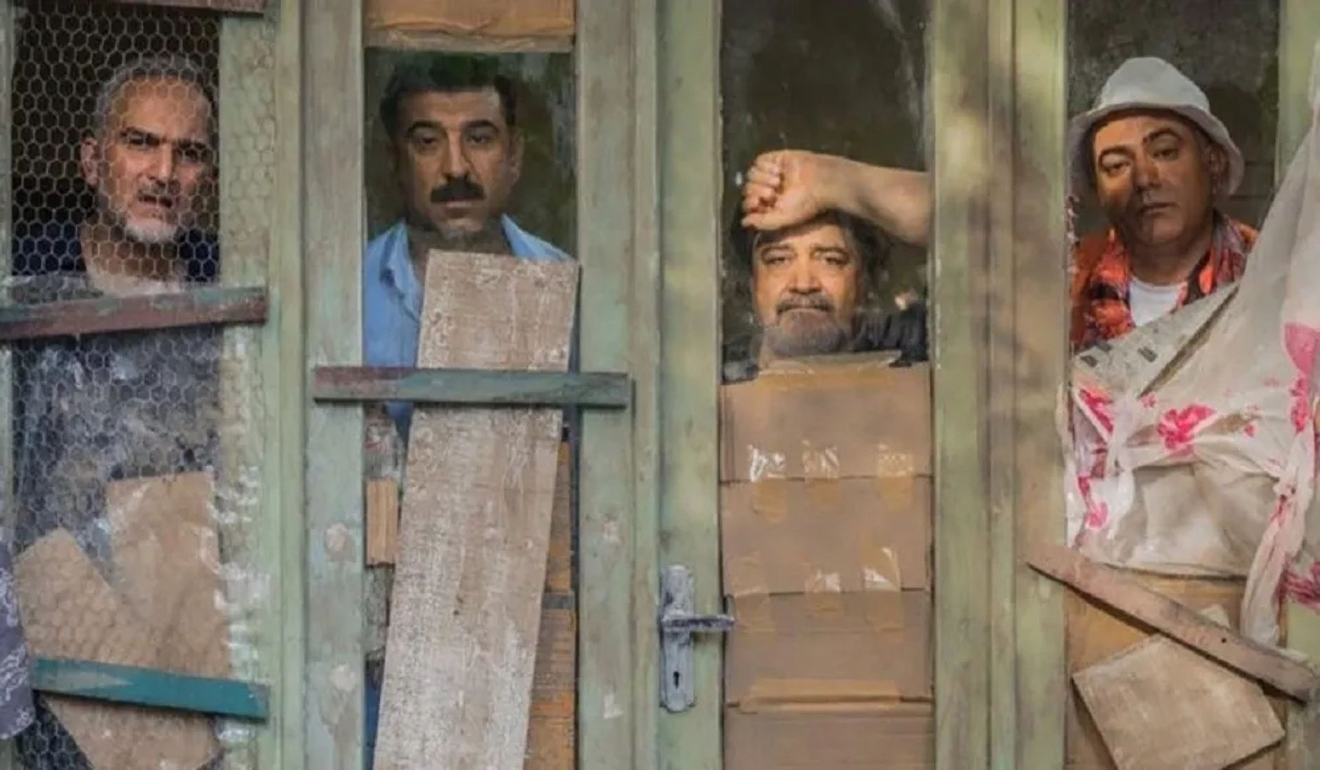 Mohammad Reza Sharifinia, Mohammad Reza Hedayati, Bijan Banafshekhah, and Ali Ansarian in Wife's Club (2019)
