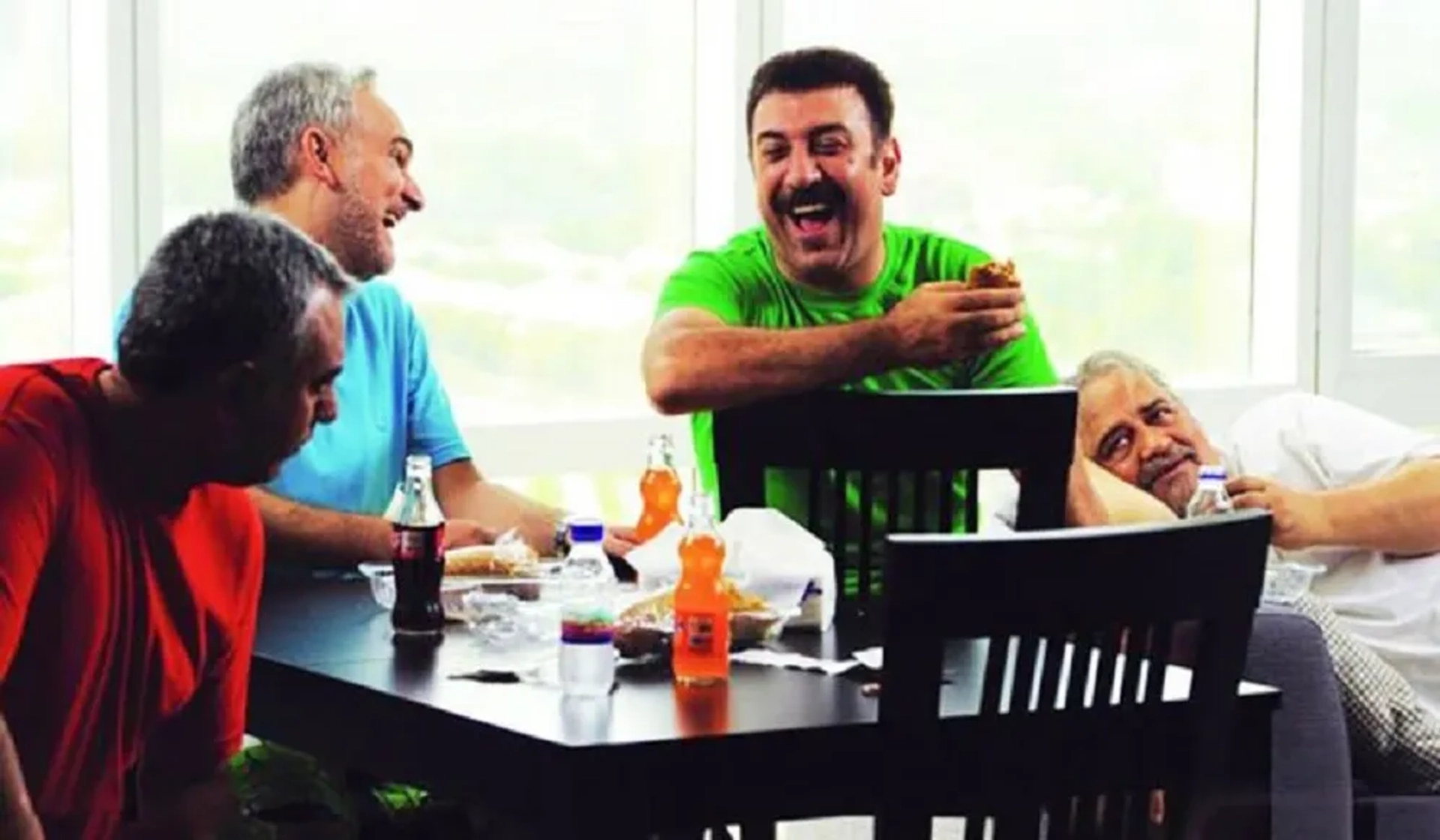 Mohammad Reza Sharifinia, Mohammad Reza Hedayati, Bijan Banafshekhah, and Ali Ansarian in Wife's Club (2019)
