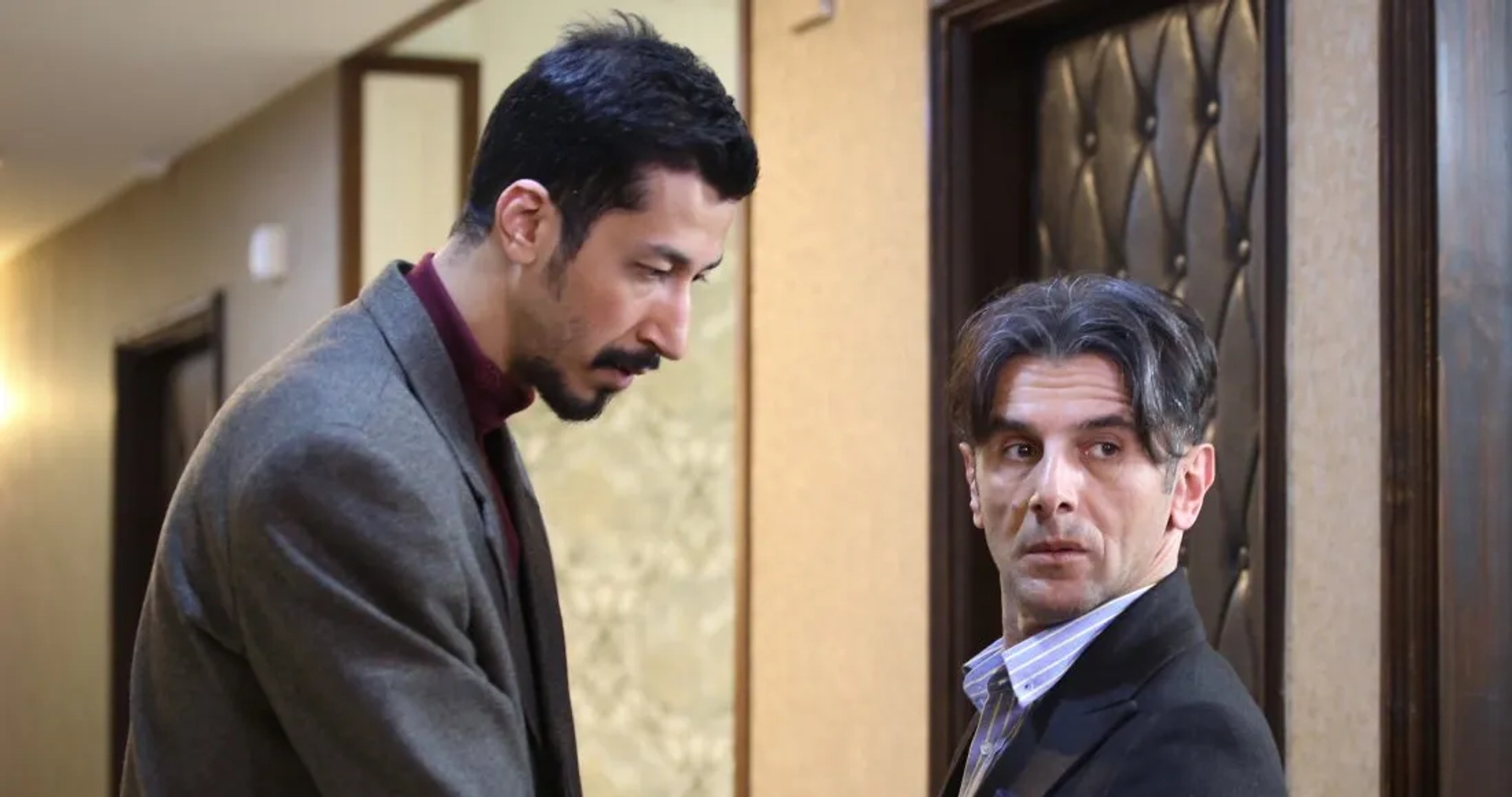Amin Hayayee and Bahram Afshari in Unsophisticated (2019)