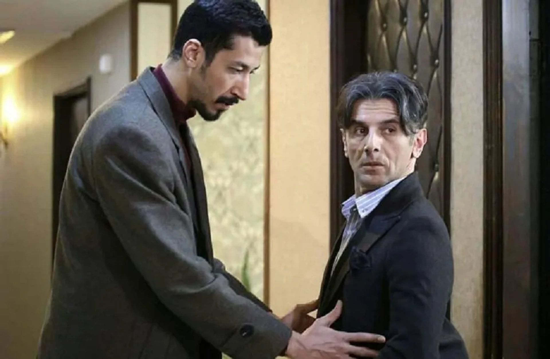 Amin Hayayee and Bahram Afshari in Unsophisticated (2019)