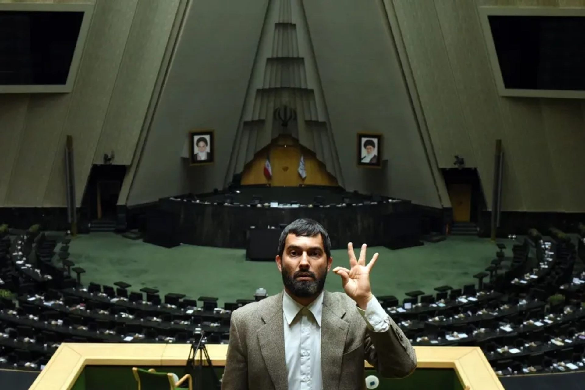 Hamed Behdad in Sly (2018)