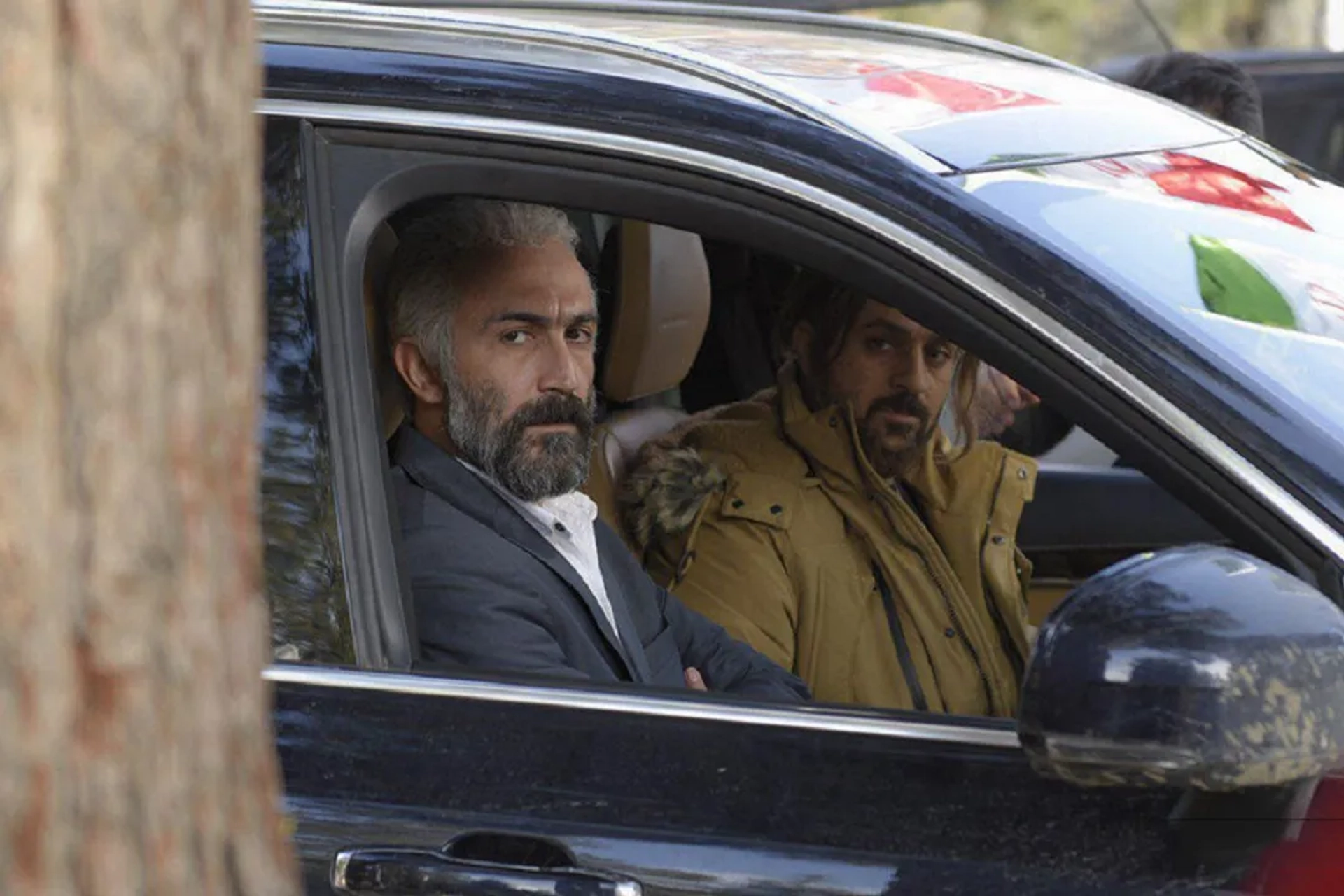 Ahmad Mehranfar and Hadi Hejazifar in Katyusha (2018)