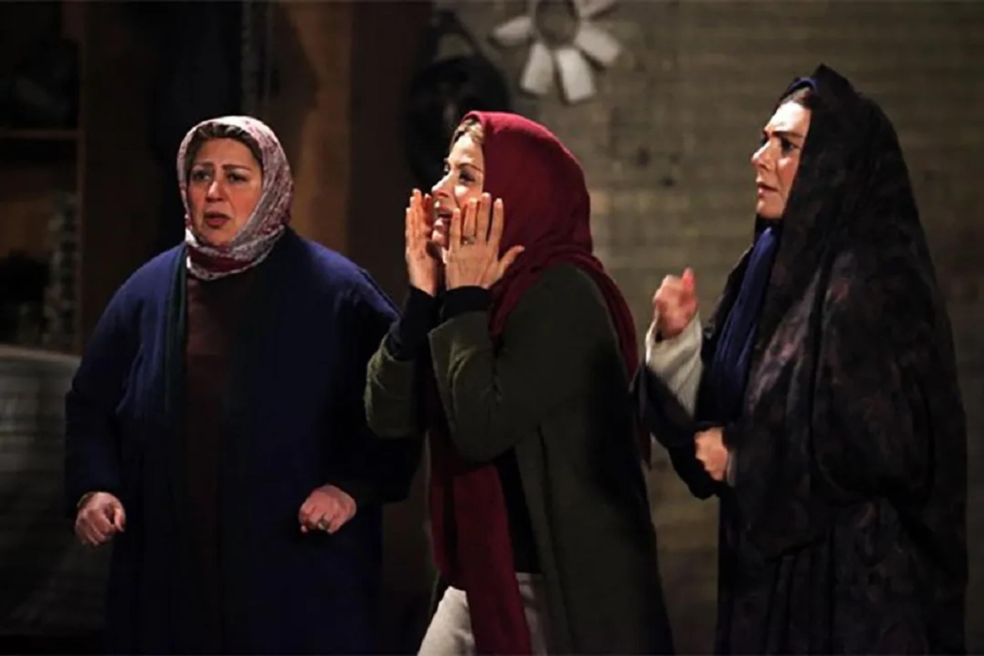 Maziar Lorestani, Sima Tirandaz, and Hengameh Ghaziani in In the Time of Hangover (2018)
