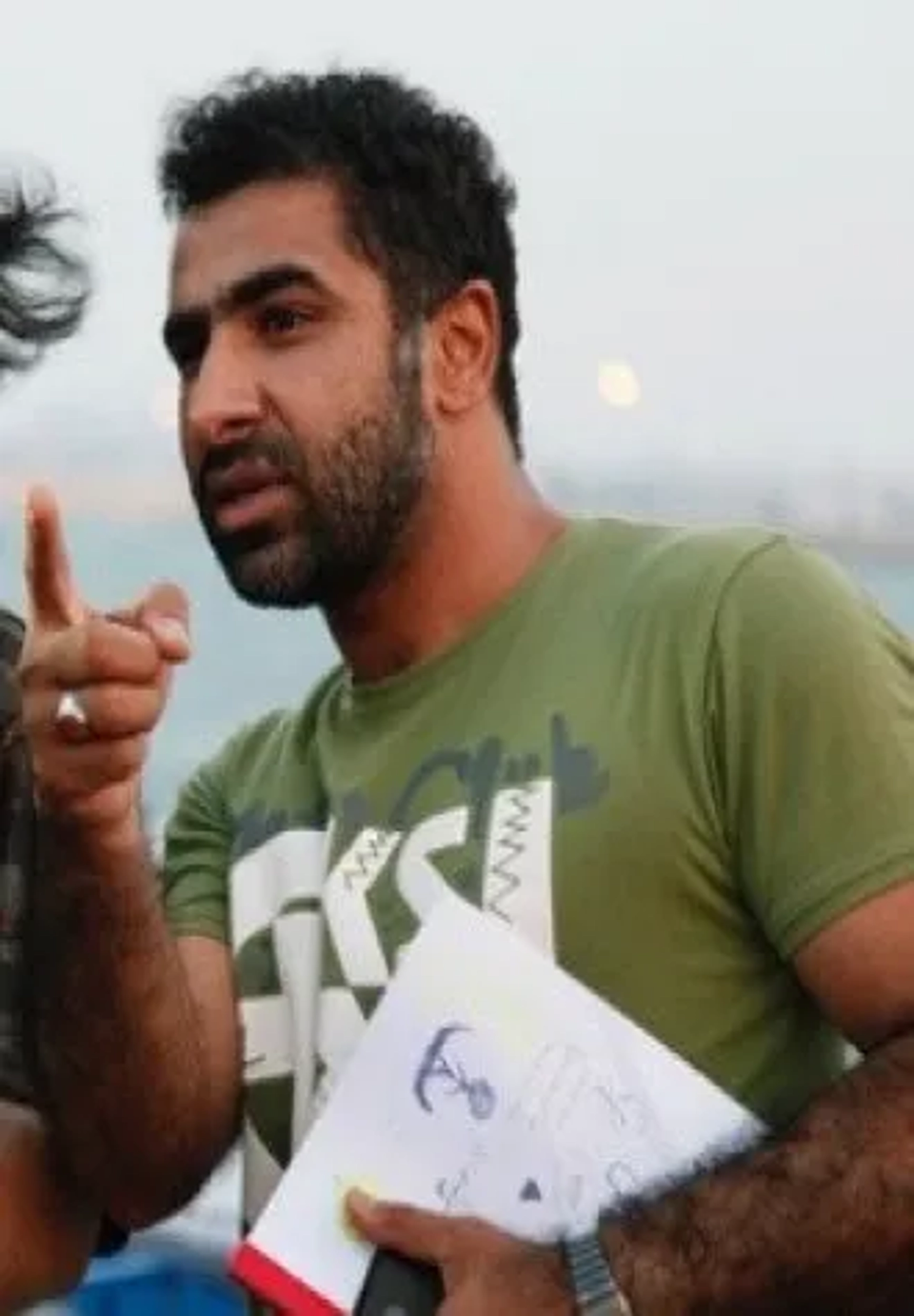 محسن منشی زاده