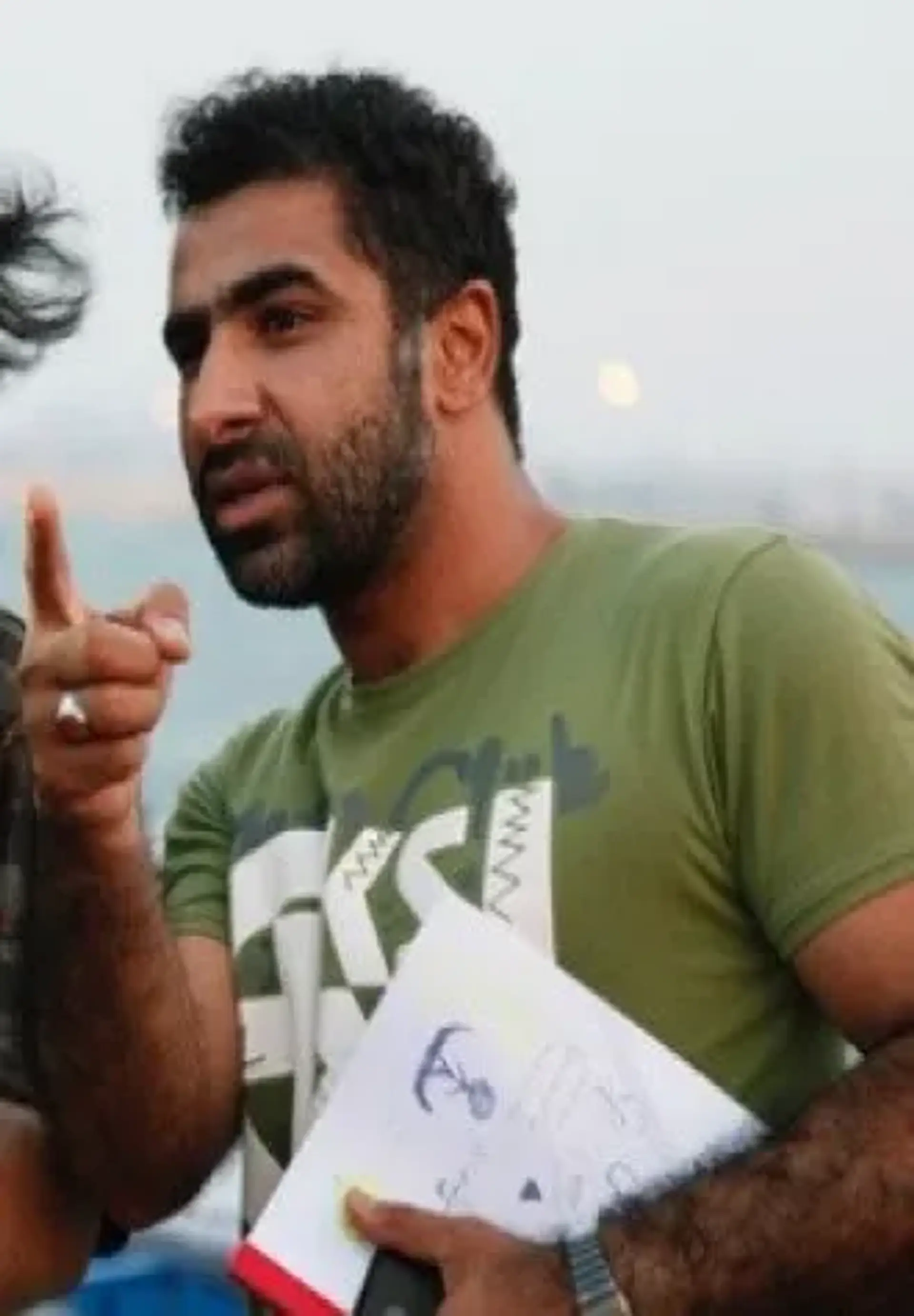 محسن منشی زاده