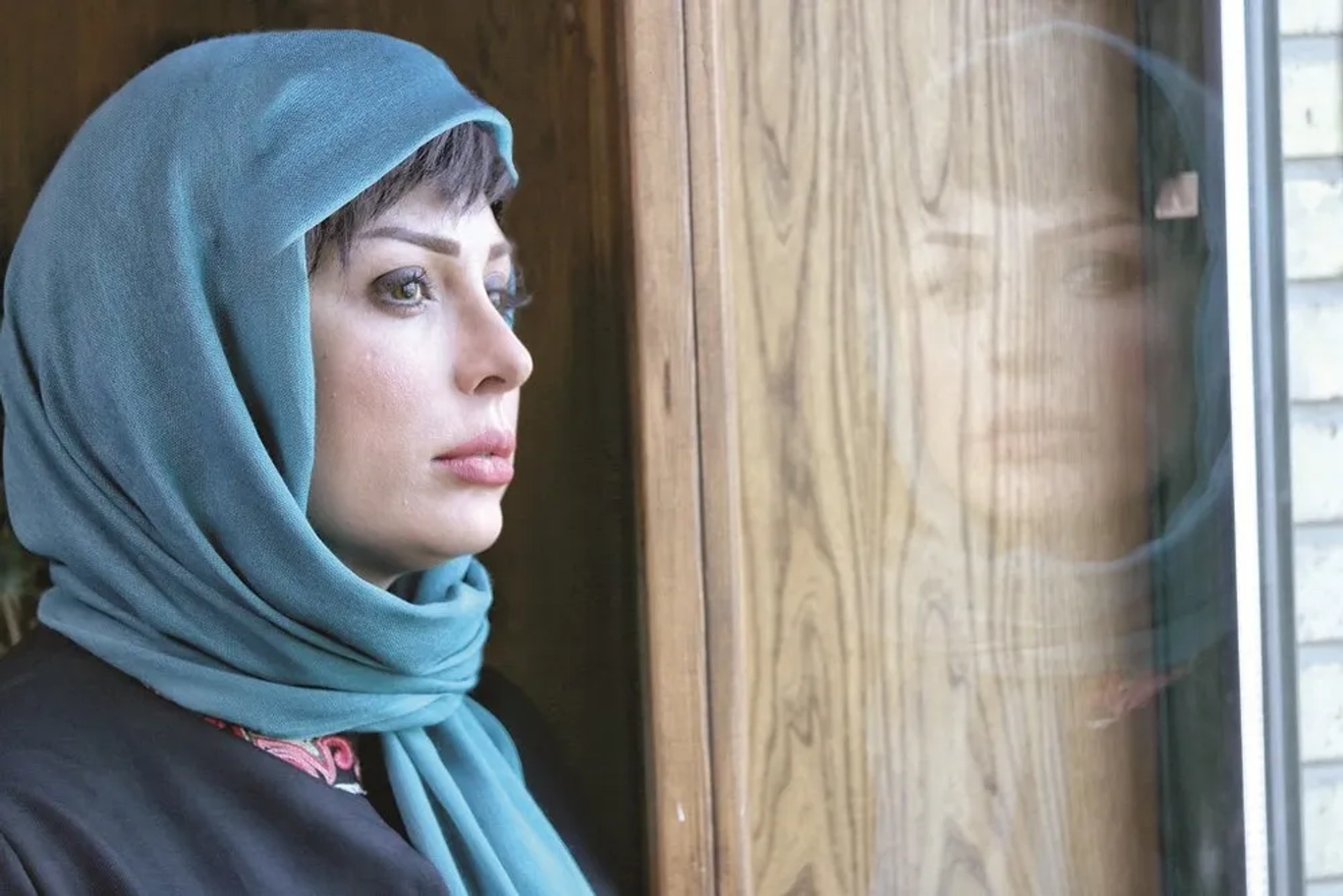 Niousha Zeighami in Cousins (2017)
