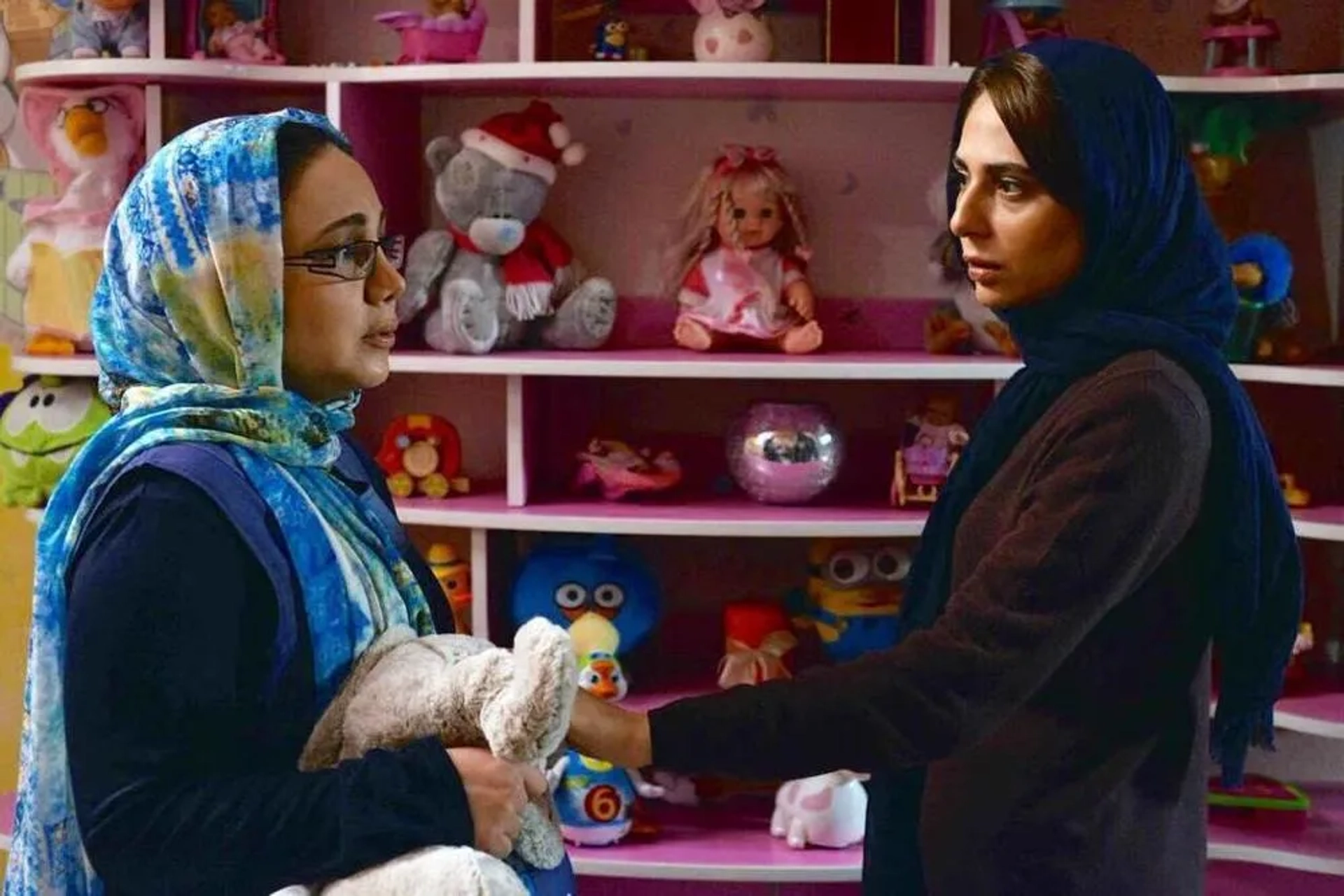 Ra'na Azadivar and Behnoosh Bakhtiari in August (2017)