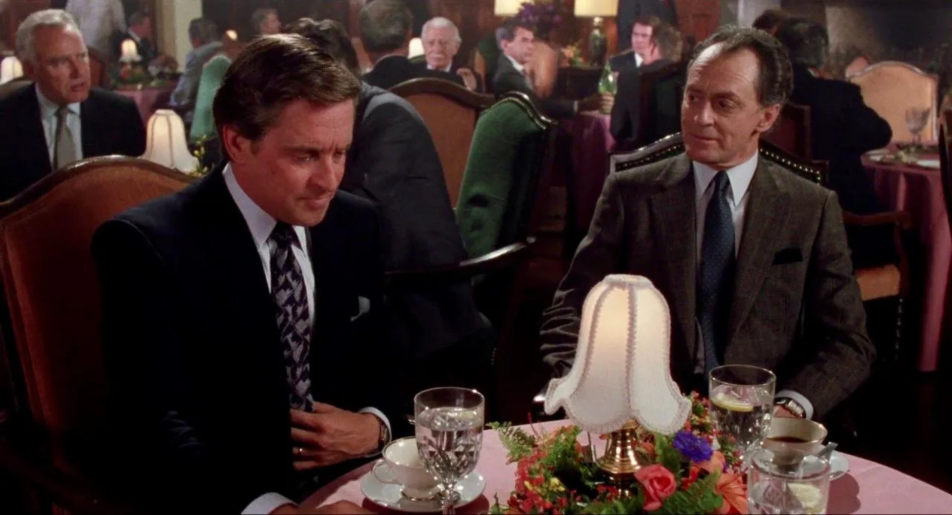 Michael Douglas and Peter Donat in The War of the Roses (1989)
