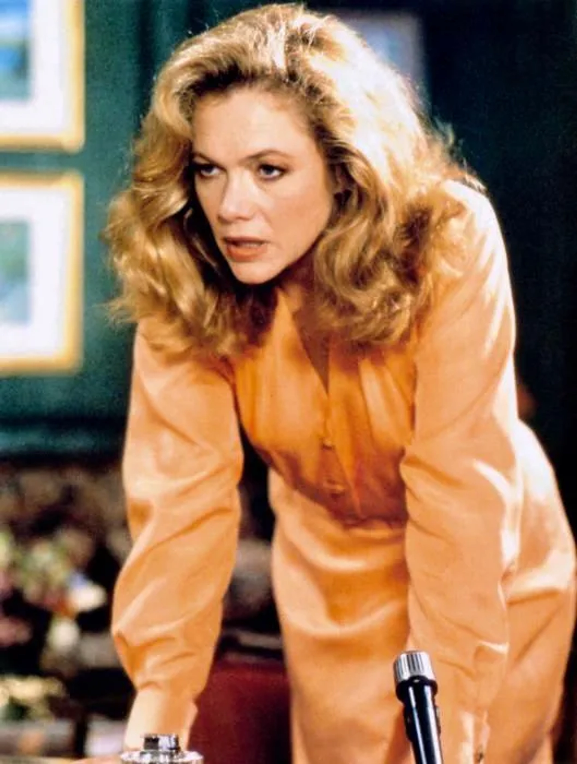 Kathleen Turner in The War of the Roses (1989)