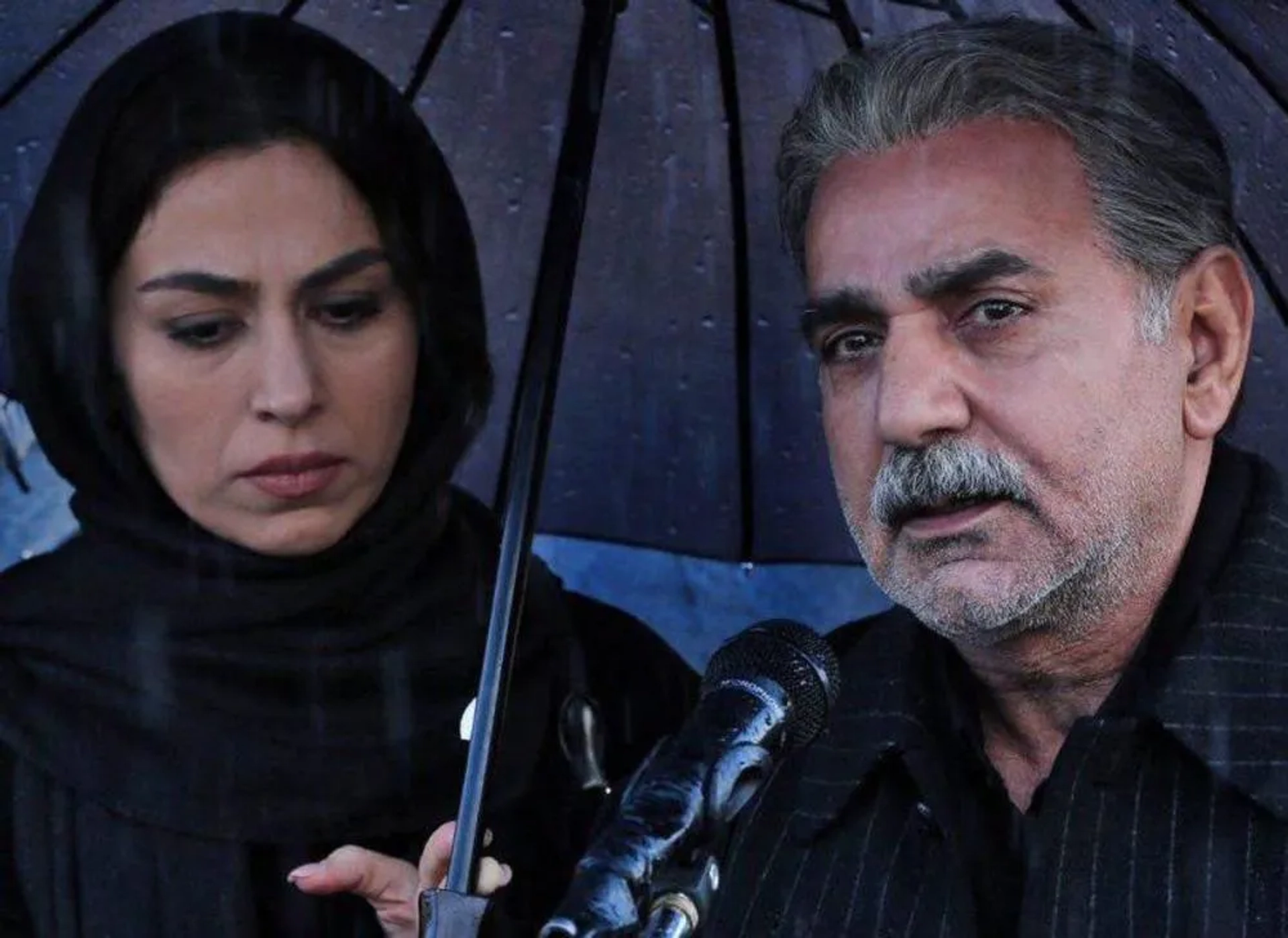 Parviz Parastui and Tina Pakravan in House of Paper (2017)