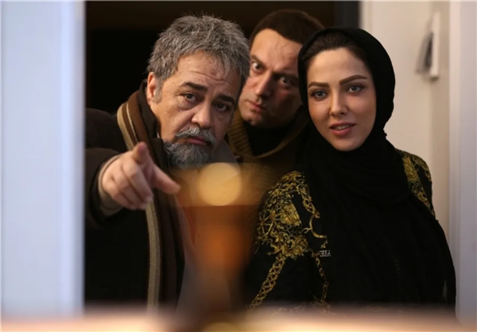 Mohammad Reza Sharifinia, Leila Otadi, and Majid Salehi in Three Strangers (2017)
