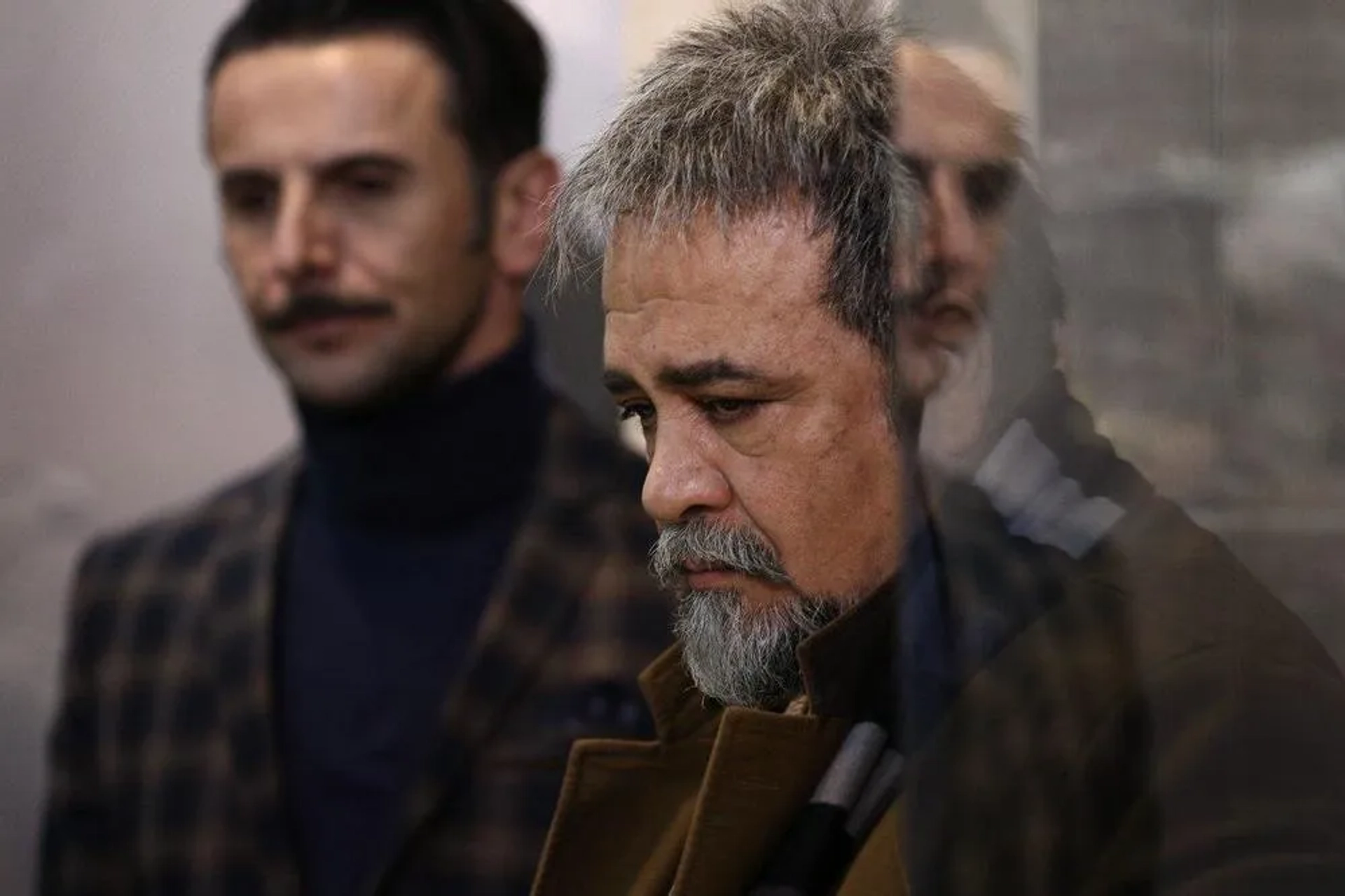 Mohammad Reza Sharifinia and Amin Hayayee in Three Strangers (2017)
