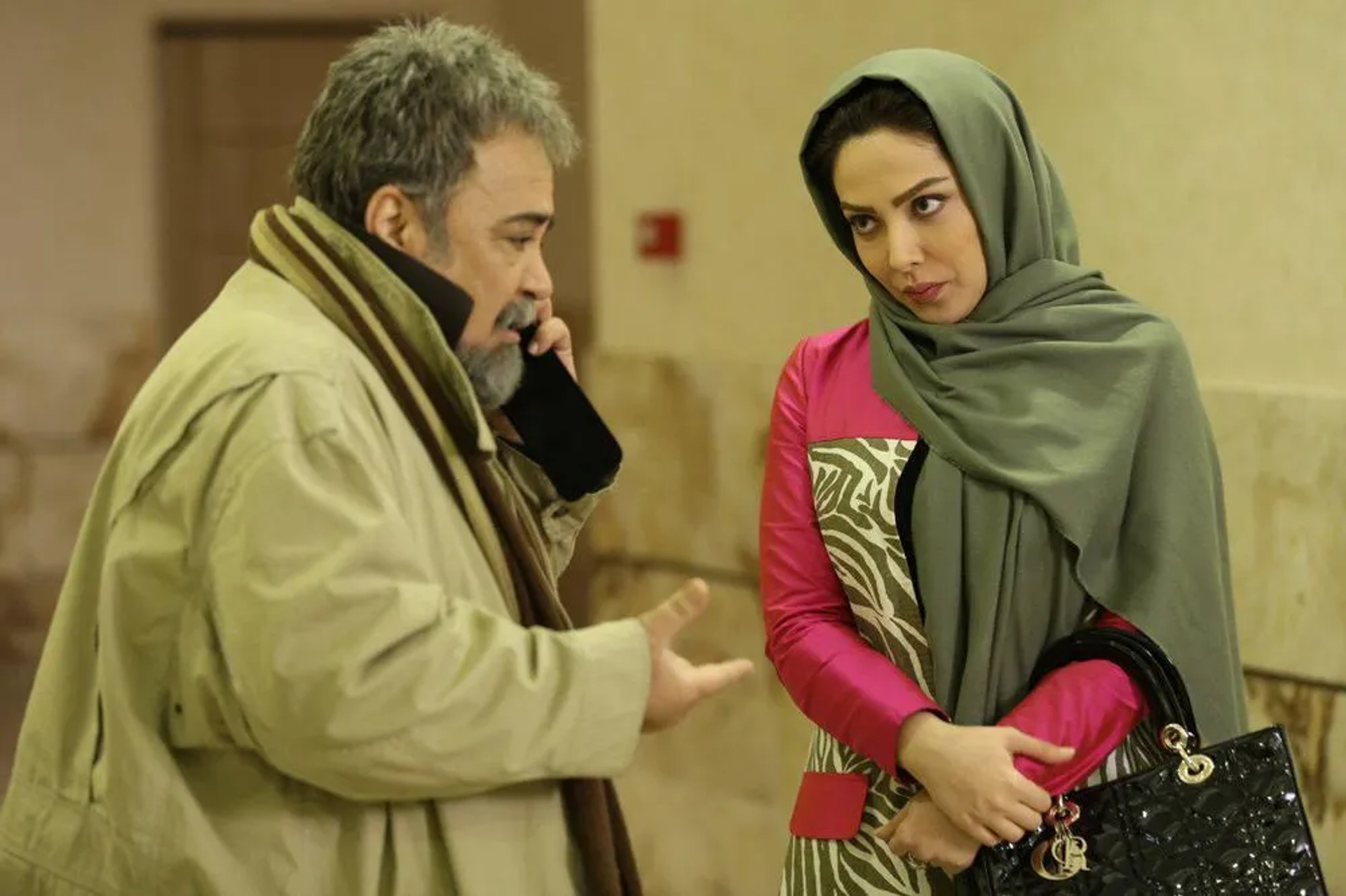 Mohammad Reza Sharifinia and Leila Otadi in Three Strangers (2017)