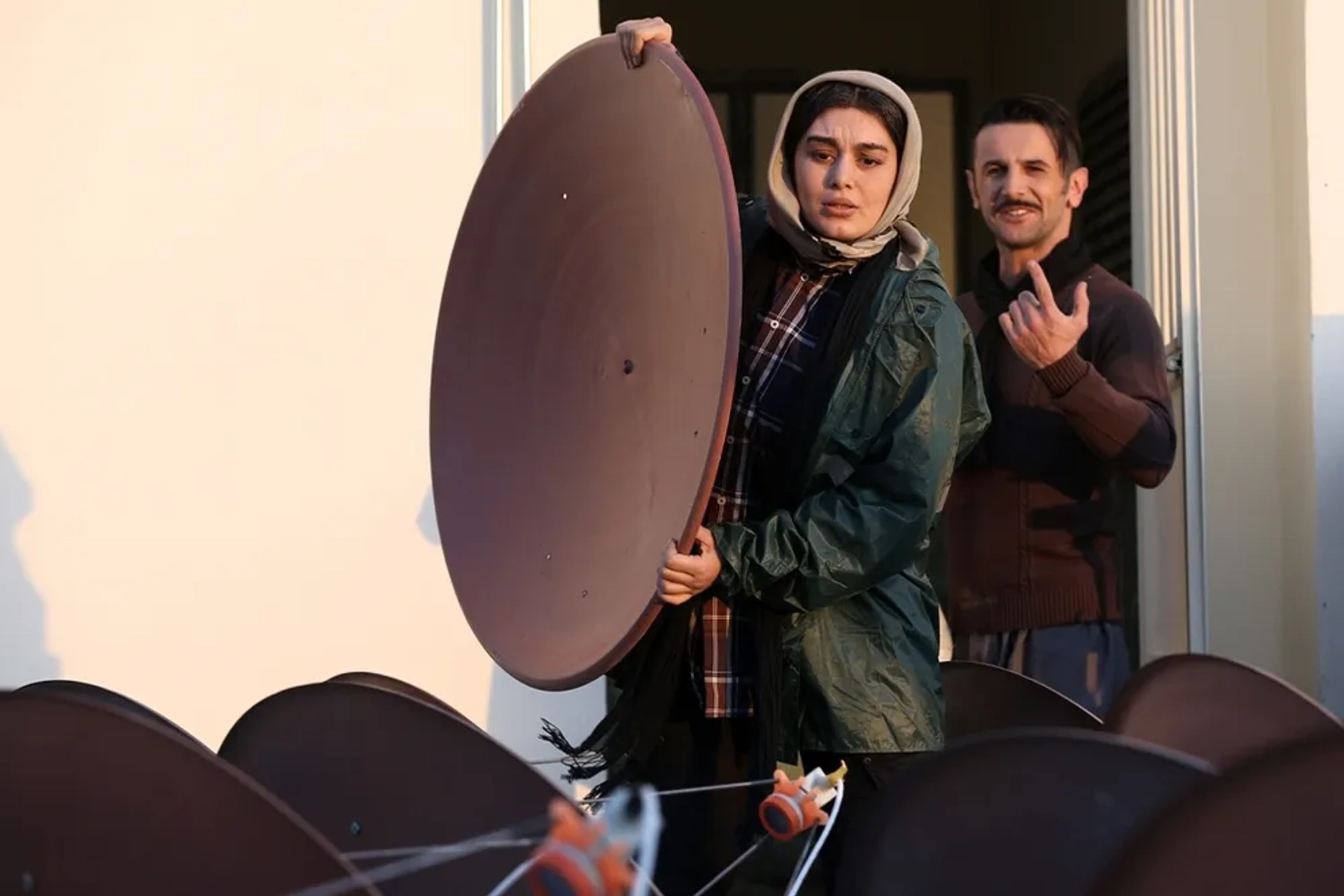 Amin Hayayee and Sahar Ghoreishi in Three Strangers (2017)