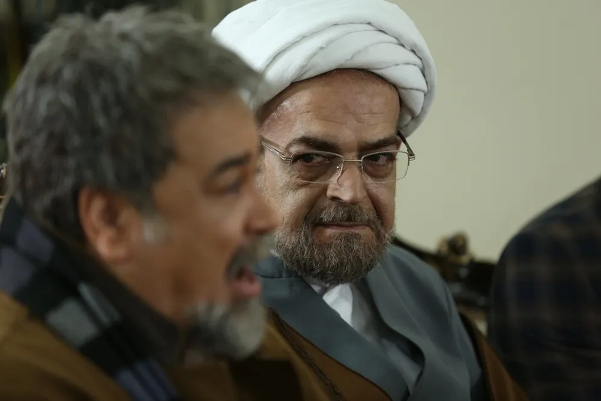 Mohammad Reza Sharifinia and Hamid Lolayi in Three Strangers (2017)